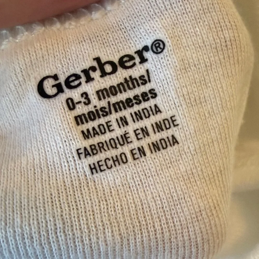 Gerber Classic White Baby Bodysuit size 0-3 months